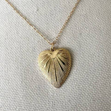 Load image into Gallery viewer, Beaming Heart Necklace
