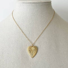Load image into Gallery viewer, Beaming Heart Necklace
